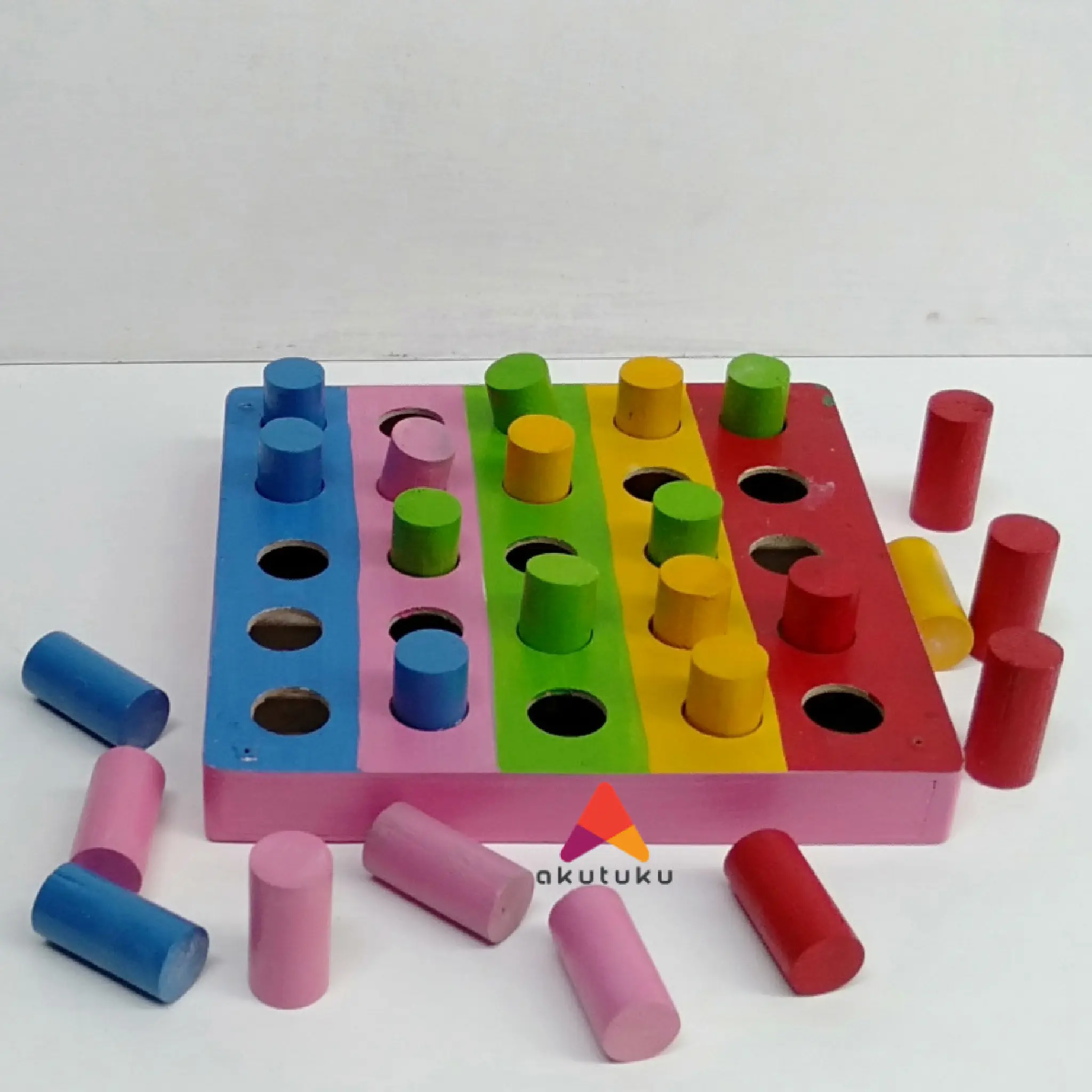 Pasak warna - Mainan edukasi