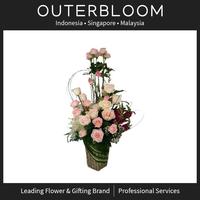 Gambar Rangkaian Bunga - White And Soft Pink Roses And Casablanca Lily dari Outerbloom Kota Administrasi Jakarta Selatan 1 Tokopedia