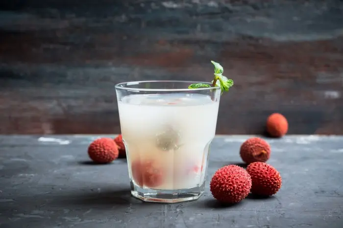 Trieste Lychee Syrup 650mL - Sirup Buah Leci - Sirop Litchi - Sirop Lyche - Sirop Letchi Premium Almond Avocado Banana Brown Fruit Green Lemon Peach Sugar Red 2