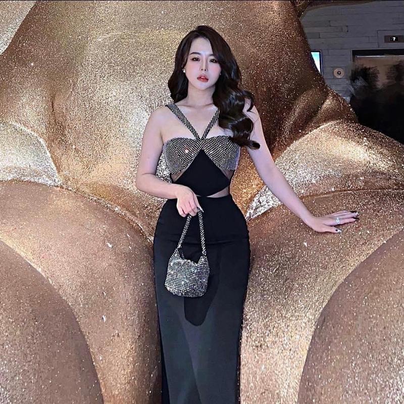Đầm maxi cổ yếm kết đá cao cấp