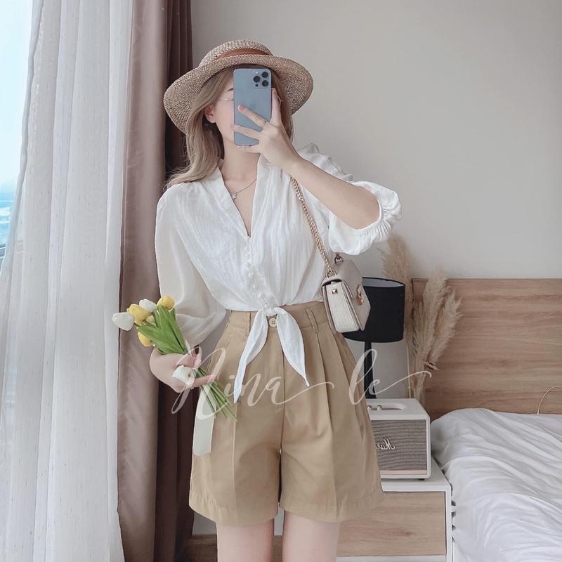 set bộ áo sơ mi trắng và quần be