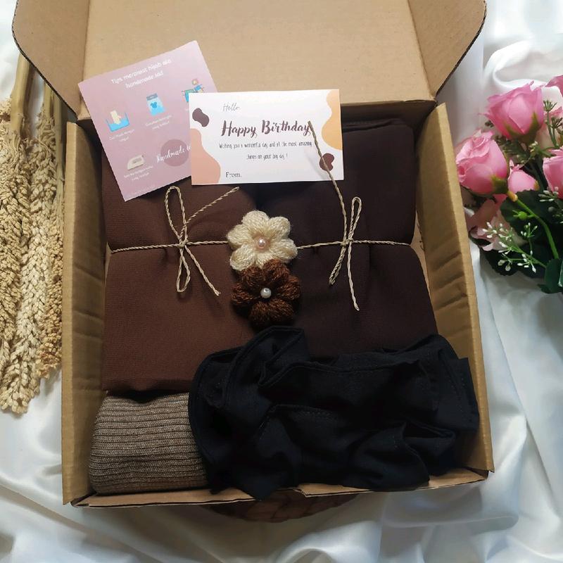 Hampers Gift Box Hijab Bella Square PAKET 2